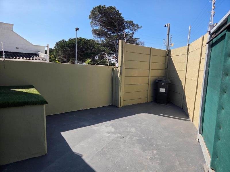 To Let 2 Bedroom Property for Rent in University Estate Western Cape